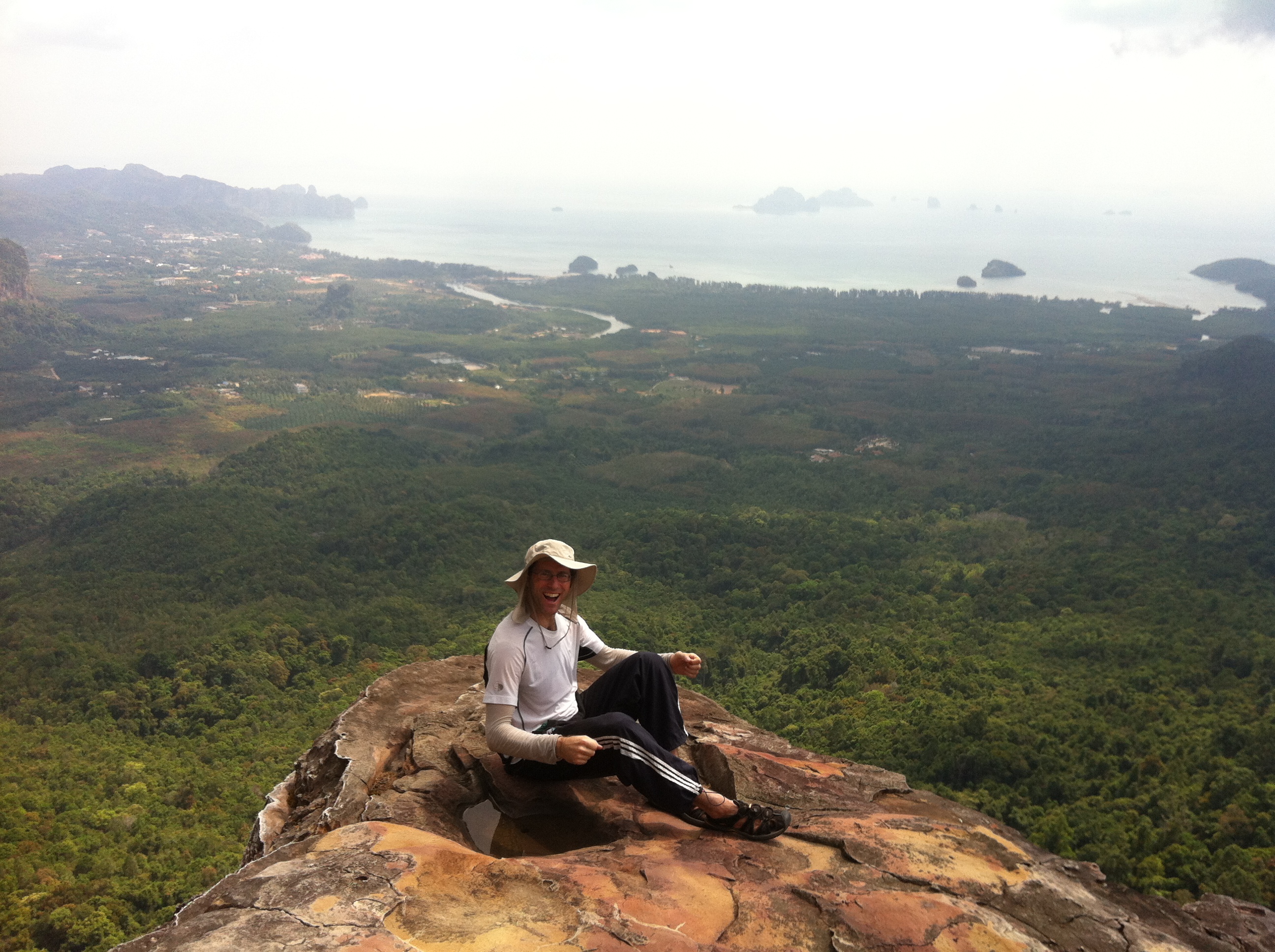 Hat Noppharat Thara National Park - Jeff on cliff